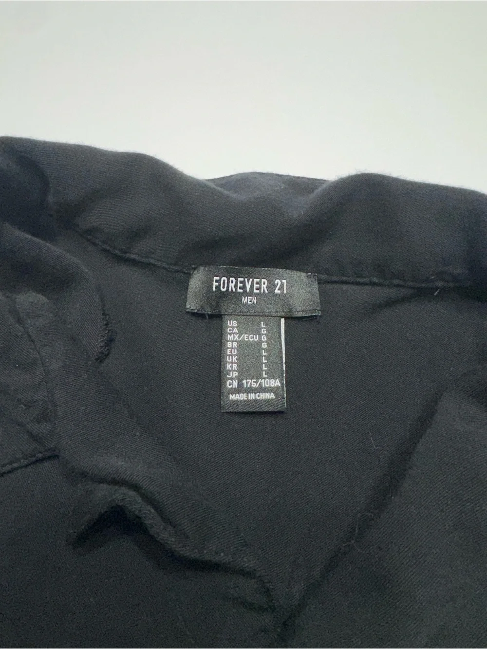 Forever 21 Men’s Black Short-Sleeve Button-Down Shirt